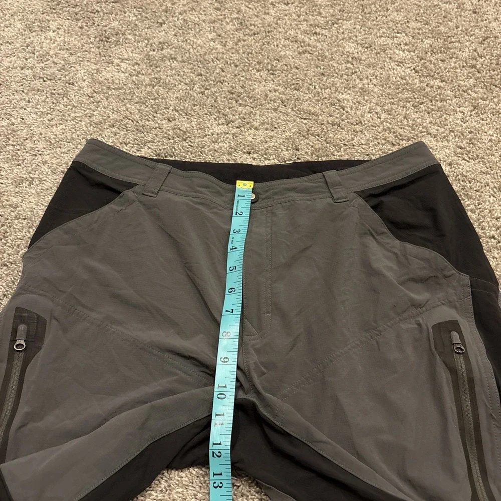 REI Shorts Mens 34 Stretch Hiking Outdoor Cargo Zipper Pocket Lightweight Comfy